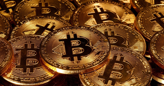 Bitcoin Set for Record Losing Streak As ‘Stablecoin’ Collapse Crushes Crypto
