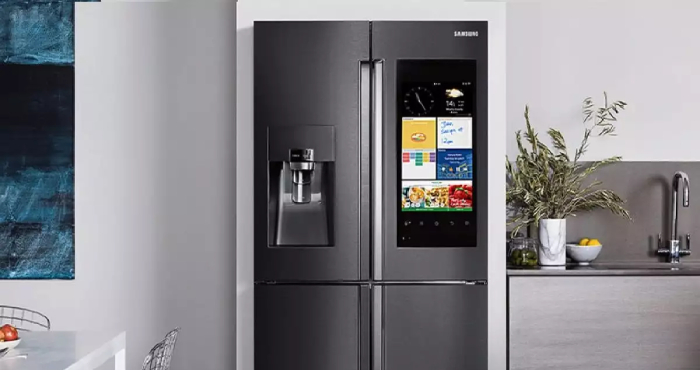 The New Samsung Family Hub Plus Smart Refrigerator Sports a Huge 32-inch Display