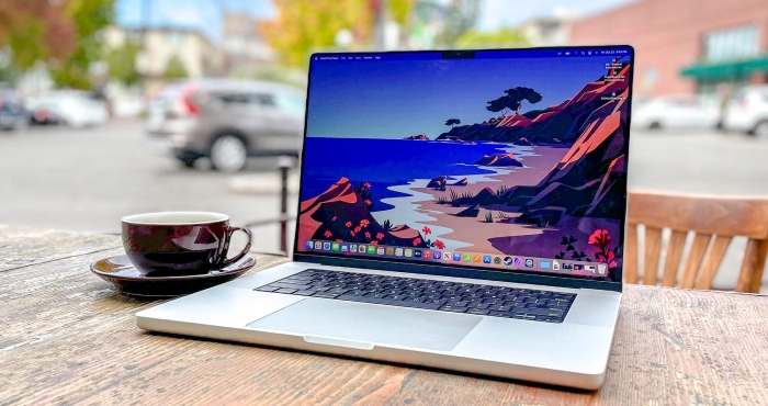 As Per the Reports, Apple Is Developing a Touchscreen MacBook Pro