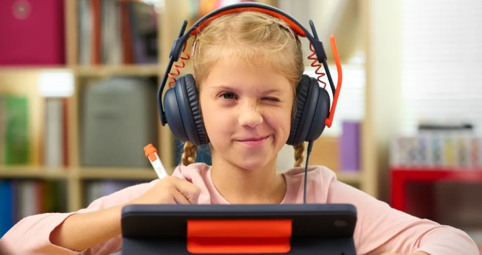 Ear Pads and Cables on Logitech’s Zone Learn Headset for Children Can Be Changed
