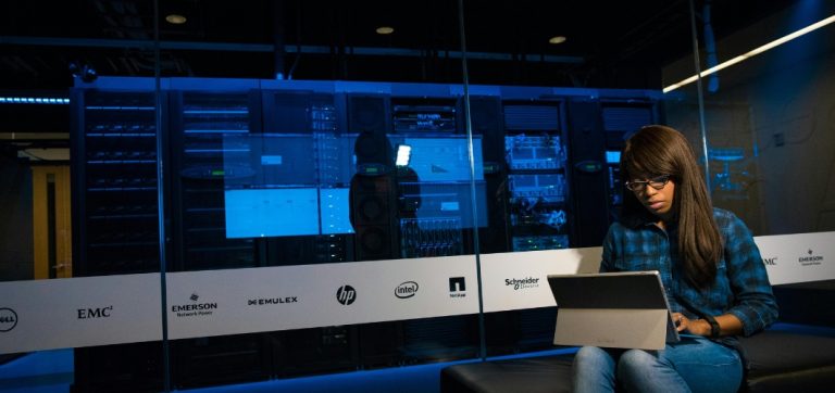 Diseño de red sostenible: alinear la infraestructura de TI con objetivos de ESG