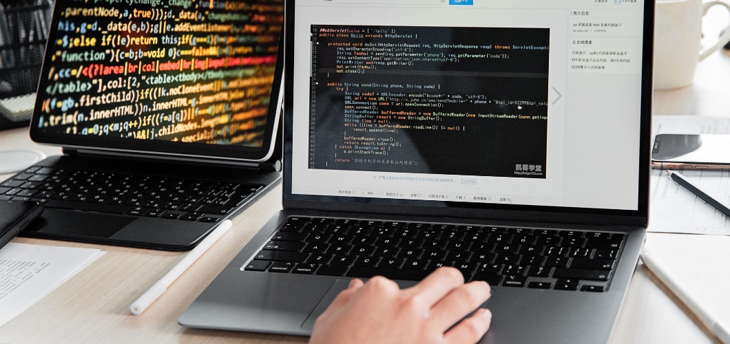Modern Full Stack Frameworks vs. Hiring Specialists What’s the Smarter Cost Strategy